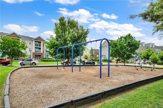 613 Freeman Dr, Hampton, VA 23666 - communal playground with a yard