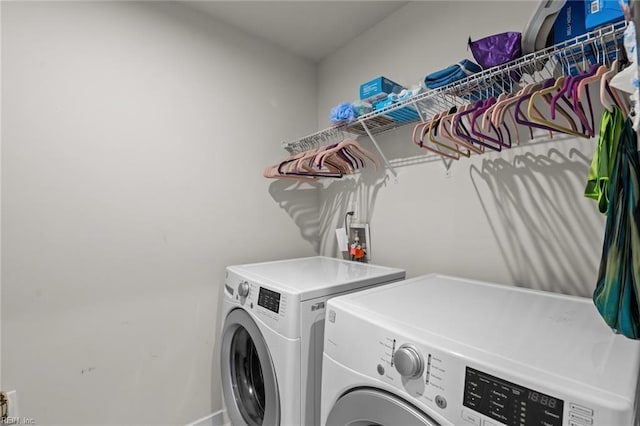 200 Quaint Ridge Rd, Williamsburg, VA 23188 - laundry area featuring washer and clothes dryer and baseboards