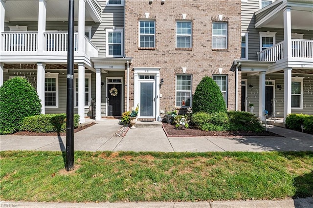 331 Fountain Way Unit 66, Hampton, VA 23666 - view of front of house with brick siding