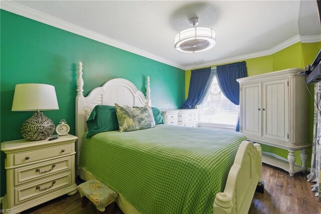 713 Quesnel Dr, Virginia Beach, VA 23454 - bedroom with crown molding, dark wood-type flooring, and a textured ceiling