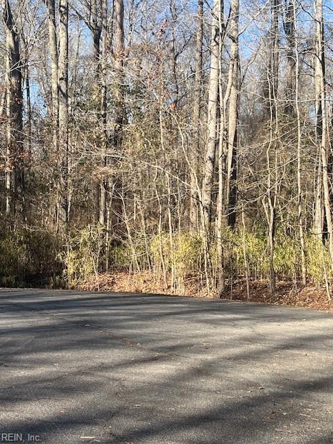1AC Kentucky Trl, Chesapeake, VA 23323