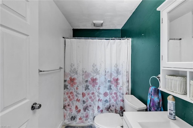 6413 Natrona Ave, Norfolk, VA 23509 - full bath featuring a shower with shower curtain, toilet, and vanity