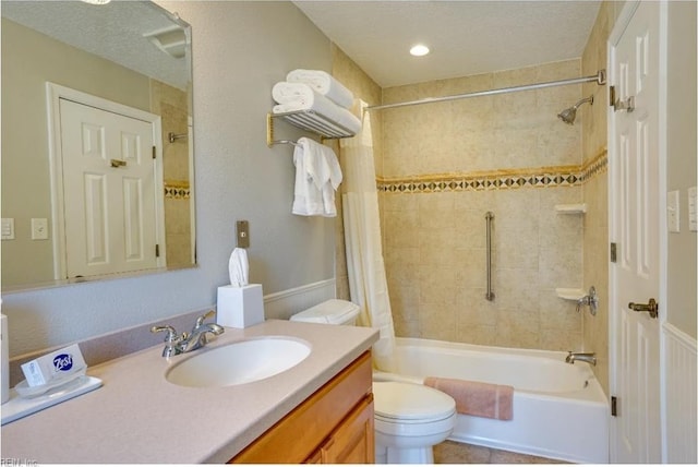 720 Graves Ordinary, Williamsburg, VA 23185 - bathroom with shower / bath combination with curtain, vanity, and toilet