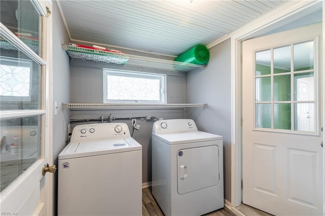 624 Highland Ct, Newport News, VA 23605 - laundry area with independent washer and dryer