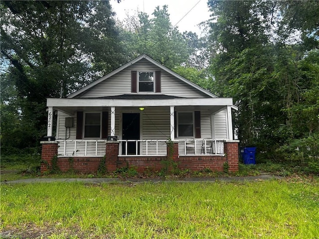 6262 Alexander St, Norfolk, VA 23513 - view of front of house featuring covered porch