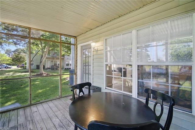 5165 Thatcher Way, Virginia Beach, VA 23456 - view of sunroom / solarium
