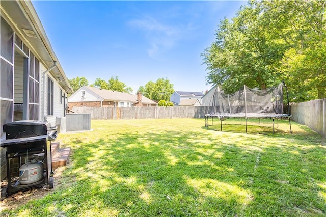 2668 N Elizabeth Harbor Dr, Chesapeake, VA 23321 - view of yard featuring a trampoline