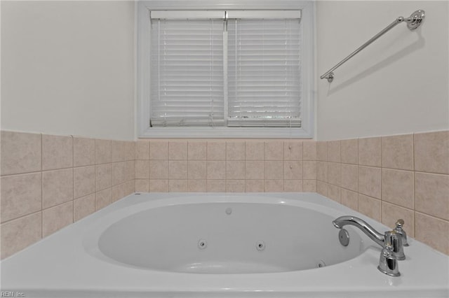 3711 Goodwin Neck Rd, Yorktown, VA 23692 - full bath featuring a jetted tub