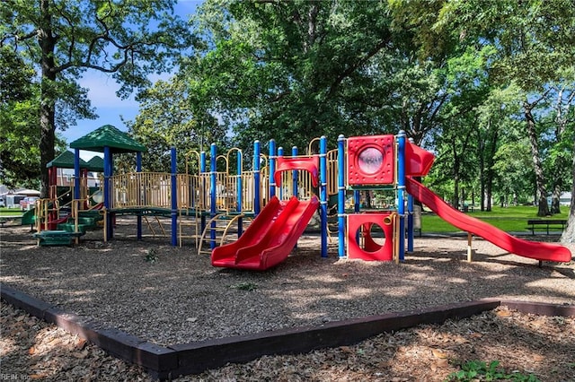 1424 Stewart St, Chesapeake, VA 23324 - view of communal playground