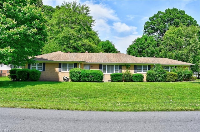 409 Briarfield Dr, Chesapeake, VA 23322 - ranch-style house with a front lawn