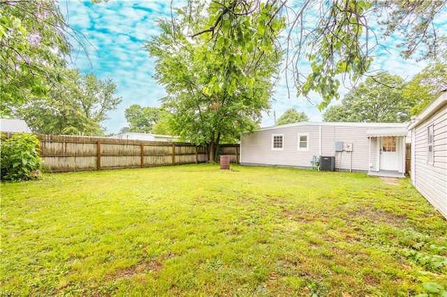 2511 Pringle Dr, Chesapeake, VA 23325 - view of yard with central AC