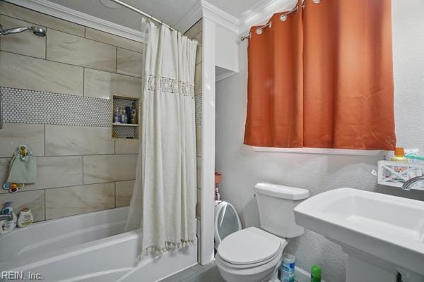 1918 Prentis Ave, Portsmouth, VA 23704 - full bathroom with toilet, shower / bathtub combination with curtain, a sink, and crown molding
