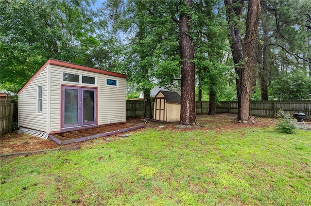 8 Llewellyn St, Portsmouth, VA 23707 - view of yard featuring an outdoor structure