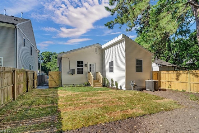 1028 W 36th St, Norfolk, VA 23508 - back of house featuring a gate and cooling unit
