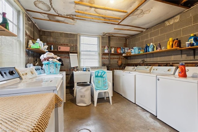 1505 Meads Rd Unit A-2, Norfolk, VA 23505 - laundry room with washer and dryer and concrete block wall