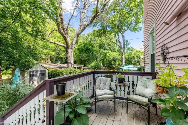 218 Mt Vernon Ave, Portsmouth, VA 23707 - view of wooden terrace