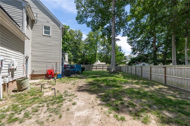 11 Thomas Athey Ct, Hampton, VA 23666 - fenced backyard featuring central AC unit