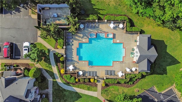 606 Queens Xing, Williamsburg, VA 23185 - bird's eye view of a pool area