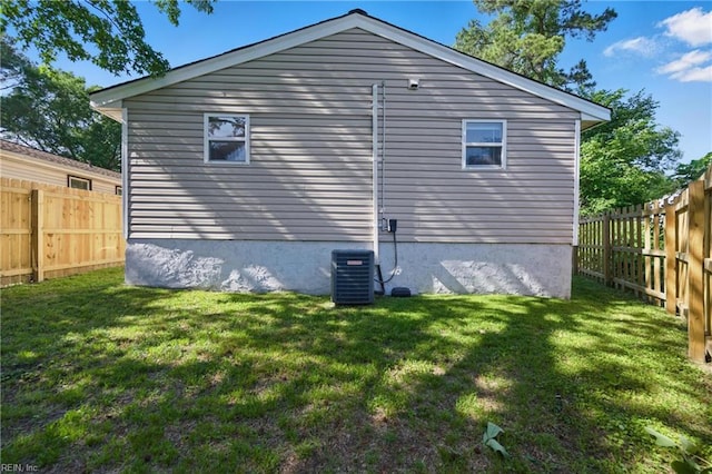 1219 Milton St, Norfolk, VA 23505 - view of side of home with central air condition unit