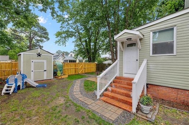 804 E Pembroke Ave, Hampton, VA 23669 - view of fenced backyard