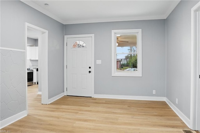 6428 Hudson Ave, Norfolk, VA 23502 - foyer entrance with light wood finished floors, ornamental molding, and baseboards