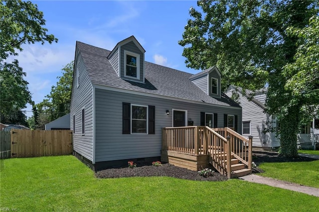 30 W Southampton Ave, Hampton, VA 23669 - cape cod-style house featuring roof with shingles