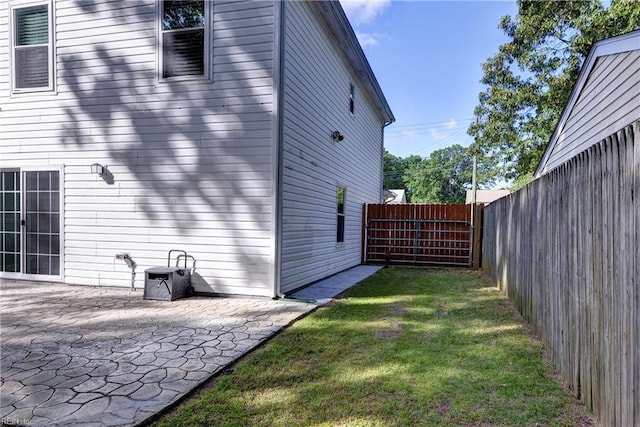 39 Morrison Ave, Newport News, VA 23601 - view of home's exterior featuring a patio area