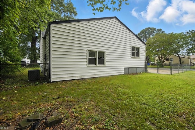 6628 Glenoak Dr, Norfolk, VA 23513 - view of side of property with central air condition unit