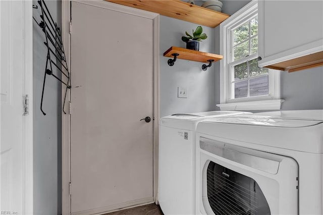 2305 Shorebird Ct, Chesapeake, VA 23323 - laundry room featuring independent washer and dryer