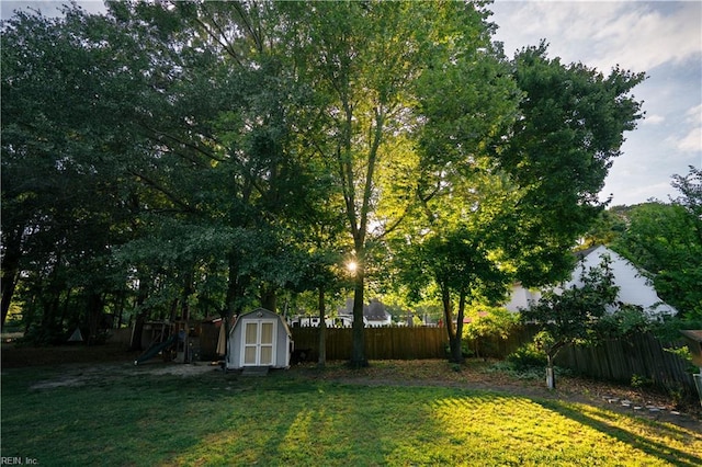 2305 Shorebird Ct, Chesapeake, VA 23323 - view of yard