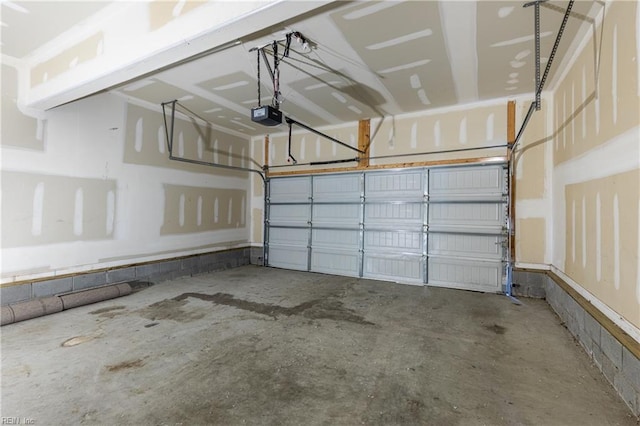 429 Draper Dr, Norfolk, VA 23505 - garage featuring a garage door opener