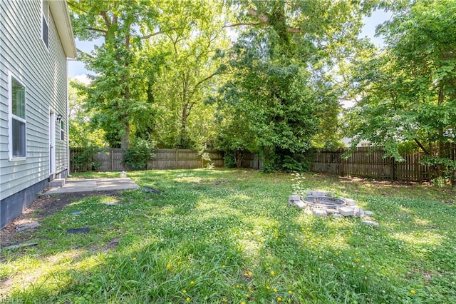 429 Draper Dr, Norfolk, VA 23505 - view of yard with a fire pit