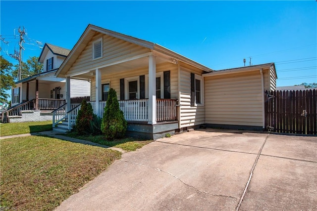 3032 Grandy Ave, Norfolk, VA 23509 - view of front facade featuring a porch
