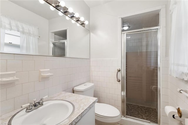 8 Marilea Cir, Newport News, VA 23606 - full bathroom featuring a shower stall, toilet, vanity, tile walls, and wainscoting