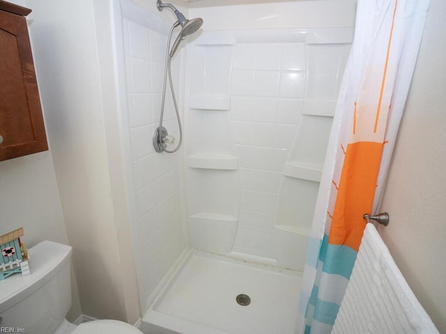 3124 Douglas Rd, Chesapeake, VA 23322 - bathroom with a shower with shower curtain and toilet