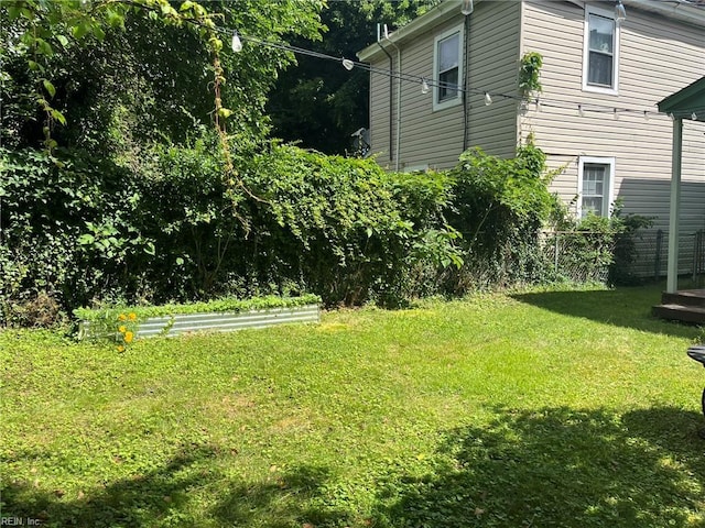 4 Hopkins St, Hampton, VA 23663 - view of green lawn