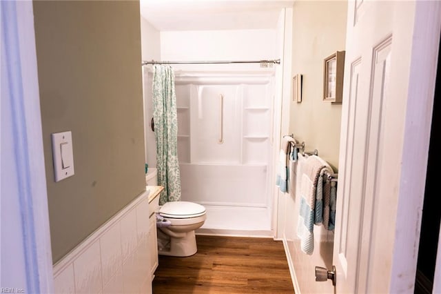 4505 Hessian Ct, Virginia Beach, VA 23462 - full bathroom with toilet, wood finished floors, shower / bath combo with shower curtain, and vanity