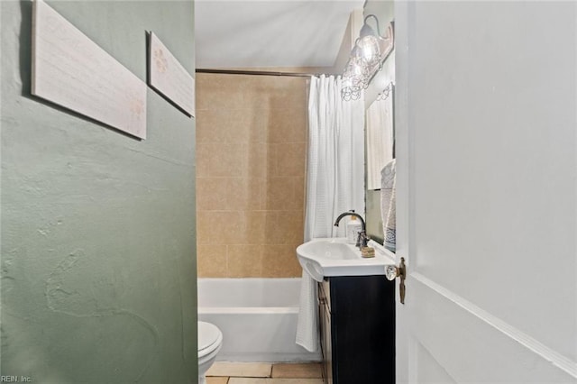 858 47th St, Norfolk, VA 23508 - full bath with vanity, shower / tub combo with curtain, toilet, and tile patterned floors