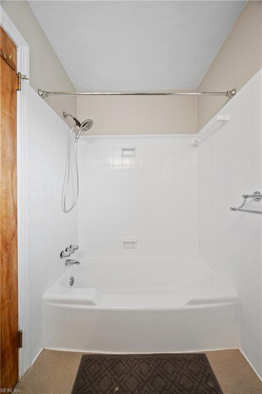 34 Kenwood Dr, Hampton, VA 23666 - full bath featuring shower / tub combination