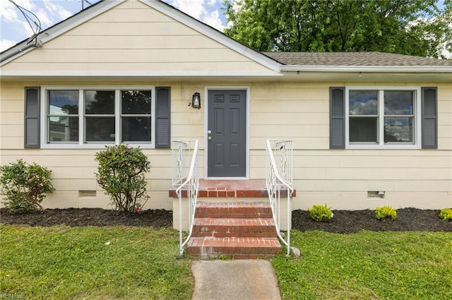 2600 Eastwood Ave, Chesapeake, VA 23324 - bungalow-style home with crawl space, a front yard, and roof with shingles