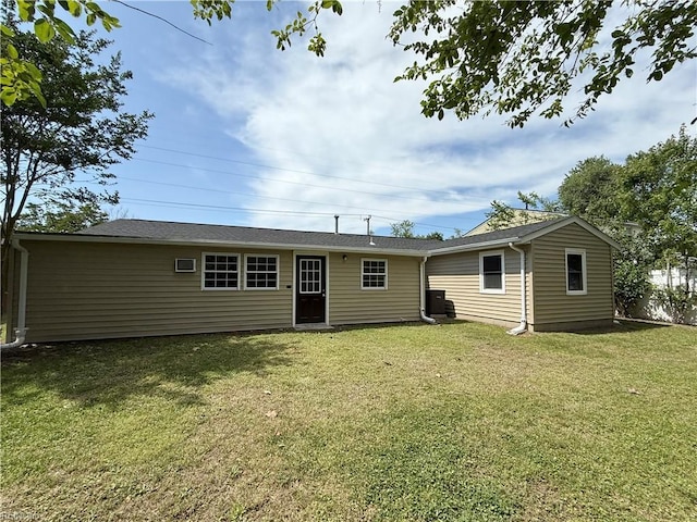 2218 Andrews Blvd, Hampton, VA 23663 - back of property featuring a yard