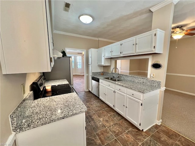 728 S Lake Cir, Chesapeake, VA 23322 - kitchen featuring appliances with stainless steel finishes, a sink, ornamental molding, white cabinets, and a ceiling fan