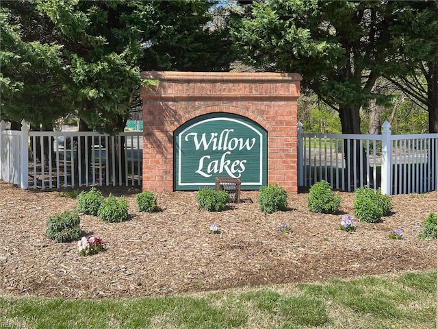408 Holmes Blvd, Yorktown, VA 23692 - view of community / neighborhood sign