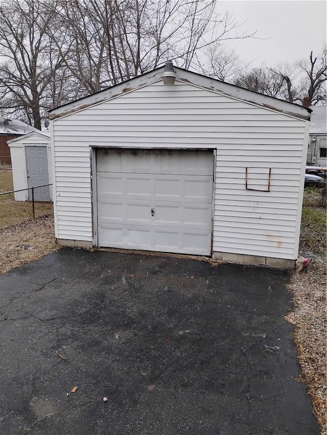 624 Crystal Ave, Chesapeake, VA 23324 - detached garage featuring driveway