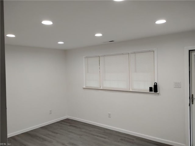 624 Crystal Ave, Chesapeake, VA 23324 - spare room featuring dark wood-style floors, baseboards, and recessed lighting
