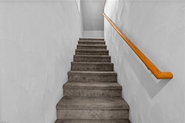 3505 Commonwealth Ave, Portsmouth, VA 23707 - view of staircase