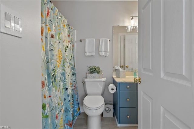 20185 Harbour Rdg, Smithfield, VA 23430 - full bath with toilet, vanity, and a shower with shower curtain