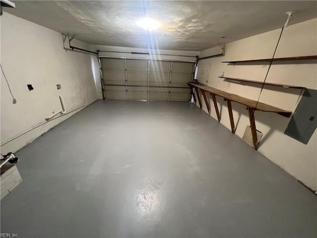 6217 Apple St, Suffolk, VA 23435 - view of garage