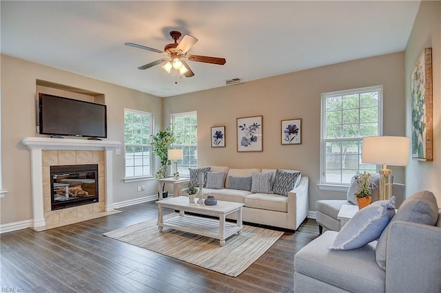 501 Beagle Gap Ct, Chesapeake, VA 23320 - living room featuring plenty of natural light, ceiling fan, and wood finished floors