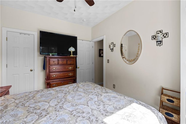 2612 Einstein Dr, Virginia Beach, VA 23456 - bedroom with ceiling fan